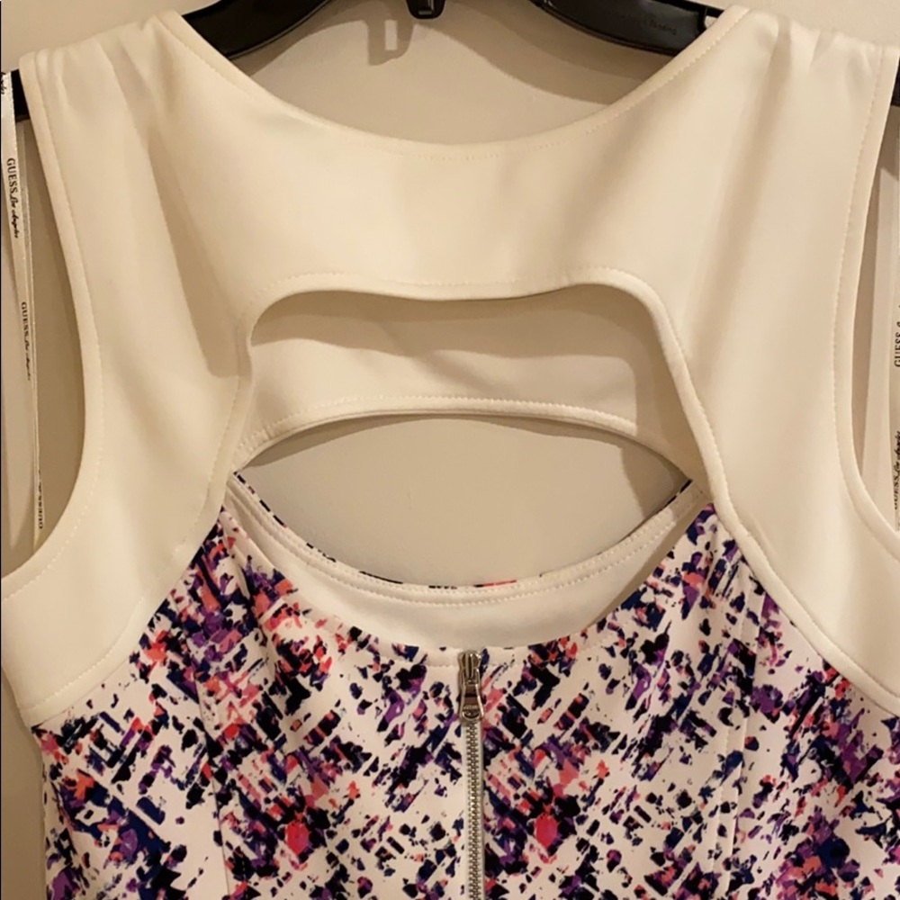 Guess - Picture 4 of 10